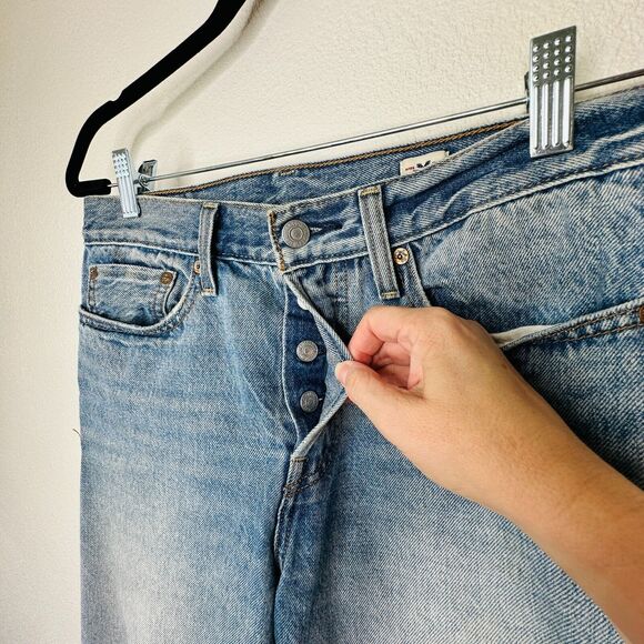 Levis White Oak Cone Denim Light Medium Wash Button Fly Distressed Slim Leg Jean - Picture 3 of 16